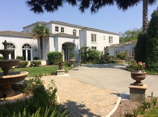 2 Rolling View Ln, Fallbrook, CA 92028