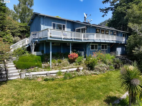 29670 Park Trl, Gold Beach, OR 97444