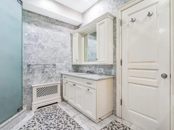 850 East 23rd Street image 32 of 47