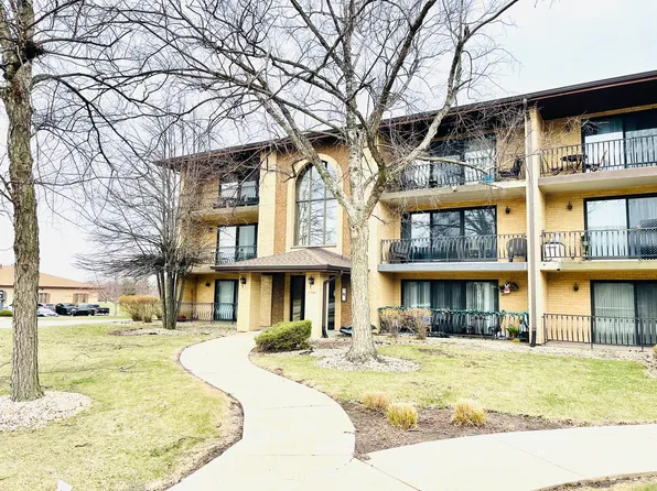 7301 Evergreen Dr APT 2B, Orland Park, IL 60462
