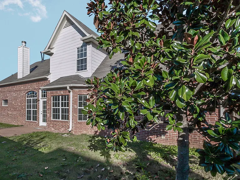 1625 Blackalder Cv — Photo 16