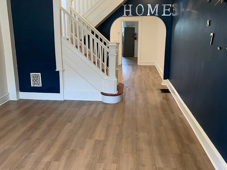1142 Princess Ave — Photo 9