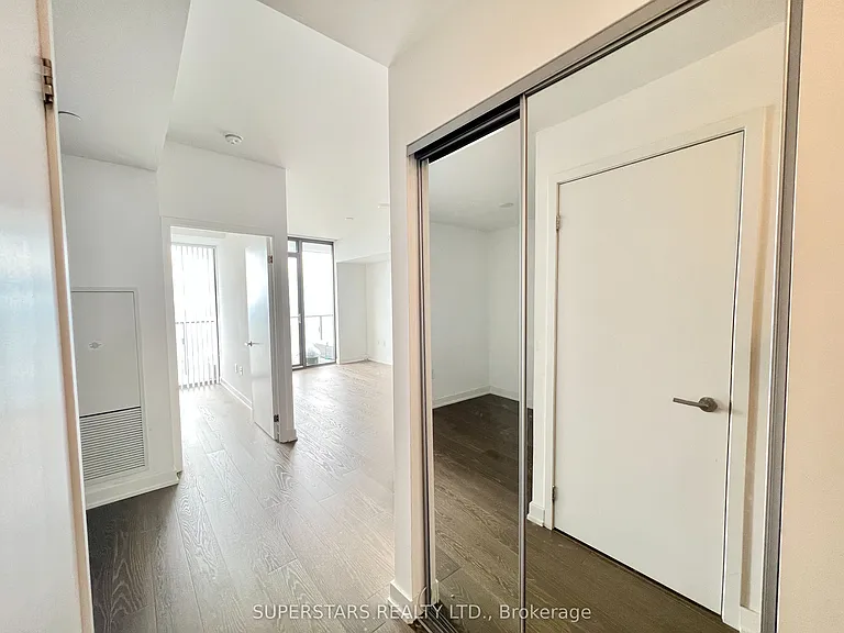 11 Wellesley St W #5806 — Photo 8