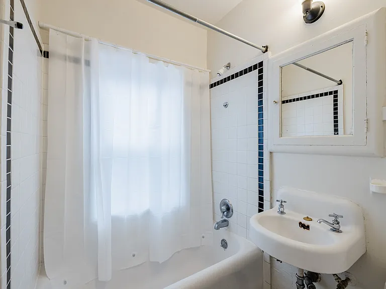1403 E St #303 — Photo 12