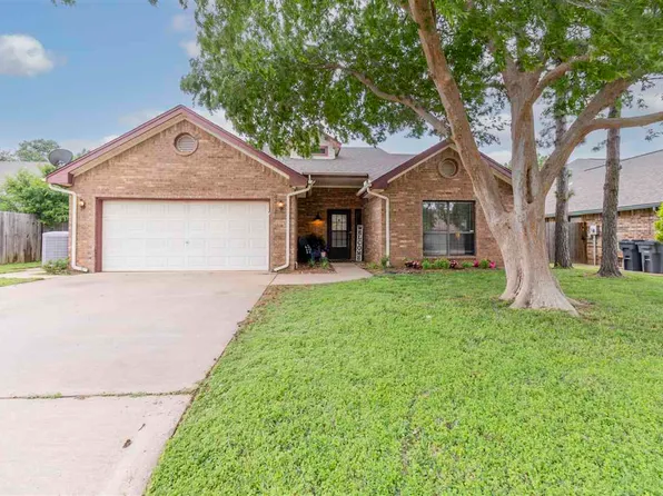 2312 NE 36th St, Lawton, OK 73507