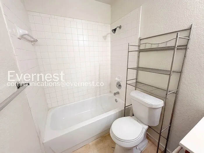 202 Tamara Dr #B — Photo 8