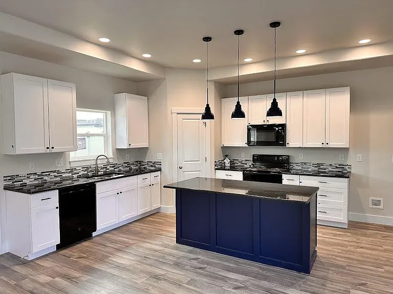 1025 W Cheney Dr — Photo 12
