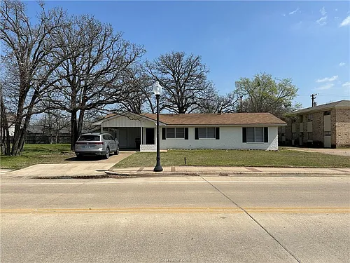 4005 College Main St Photo 1