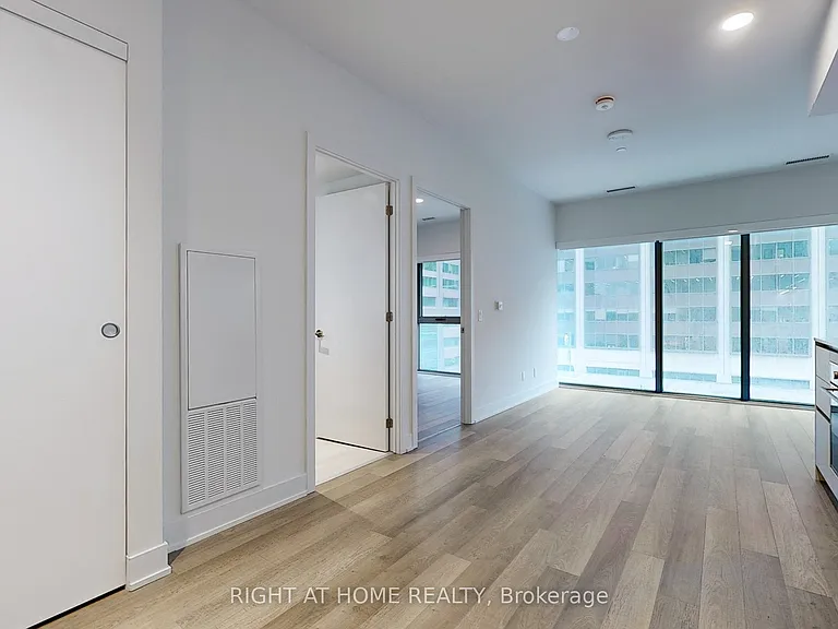 8 Cumberland St #603 — Photo 11