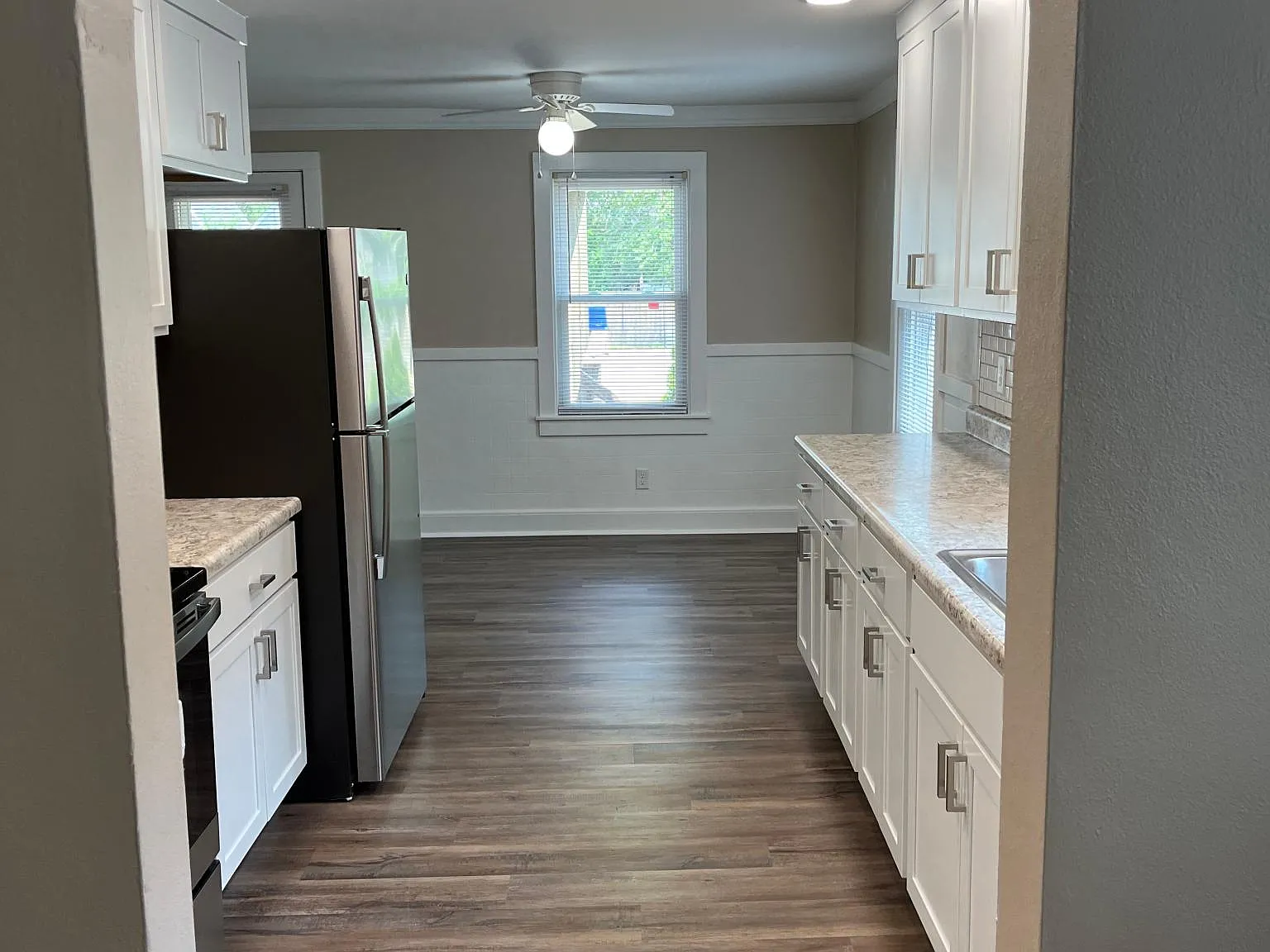 2 bed, 1100 sqft, $1,300 — Photo 3