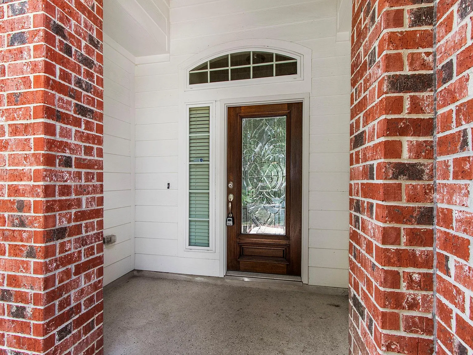 3 bed, 2.0 bath, 2151 sqft, $2,295 — Photo 4