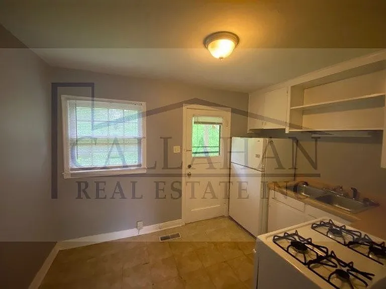 105 Delmar Ave — Photo 4