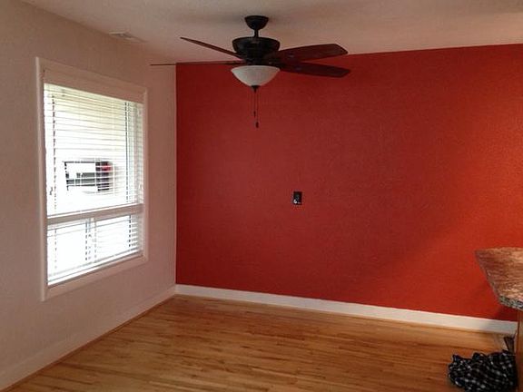 Freshly remodeld ceiling fans, air conditioning, forced air 