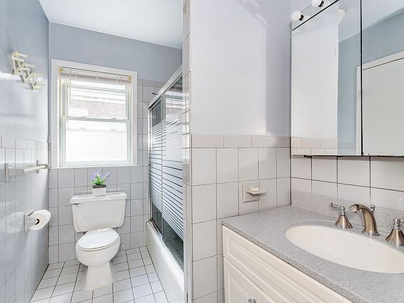 5th image of 8027 Surrey Pl