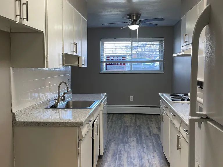 1166 W Lilley Ave — Photo 22