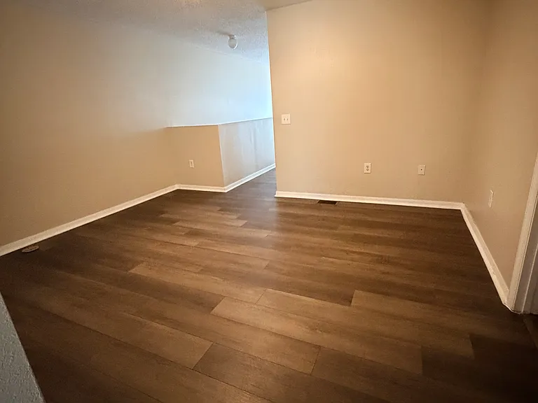 9963 Ashburn Lake Dr — Photo 8