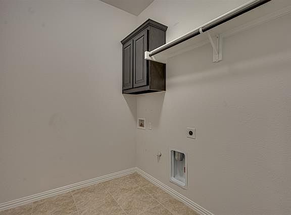 5th image of 1307 Verona Ln