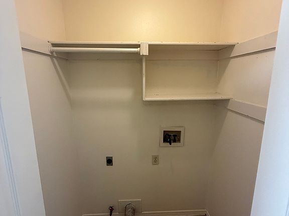 4th image of 606 Benbrook Ct #606