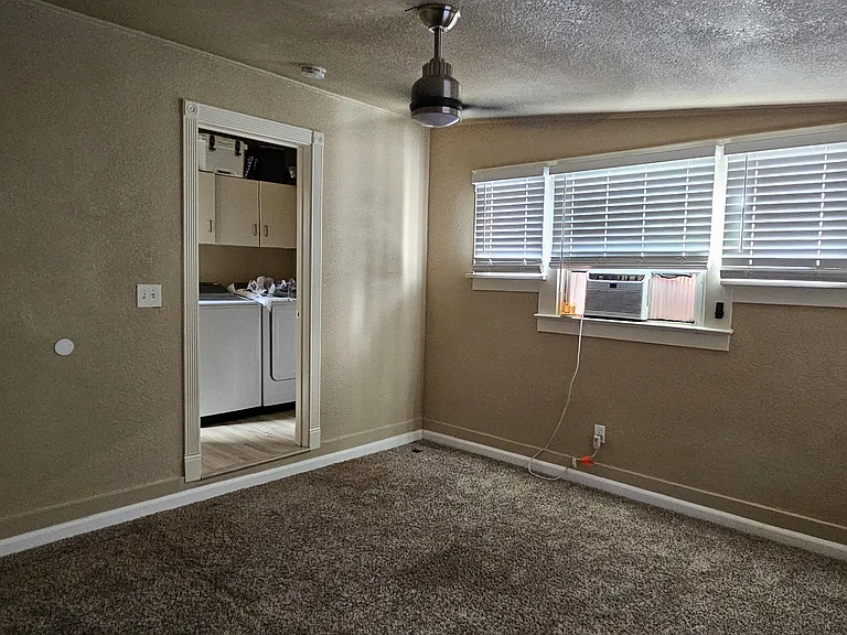 210 College Ave — Photo 2