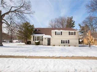 22840 Laramie Dr, Rocky River, OH