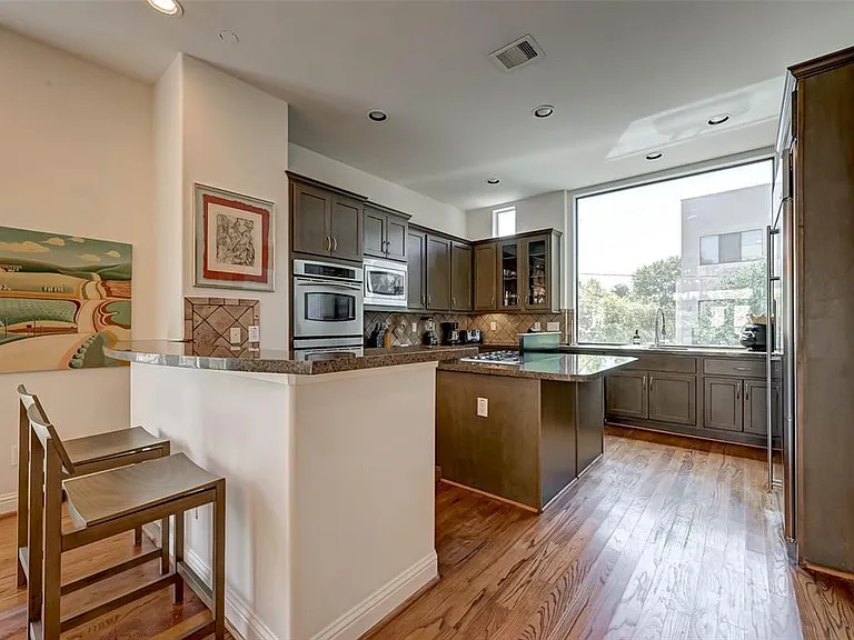 5202 Rose St — Photo 11