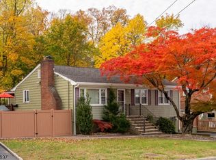 124 Lower Notch Rd, Little Falls, NJ 07424