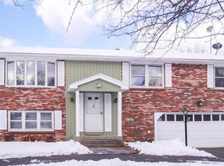 87 Robin Ridge Dr, Feeding Hills, MA 01030