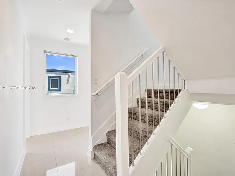 820 NE 7th St #G — Photo 34