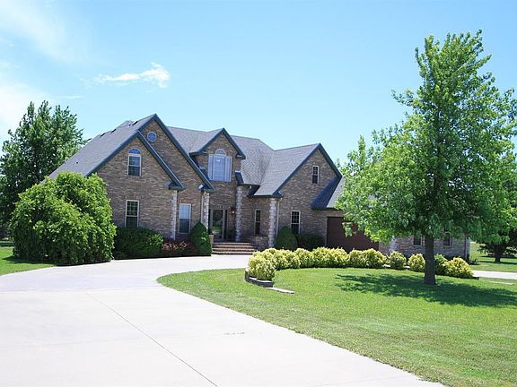 3rd image of 100 Xavier Dr