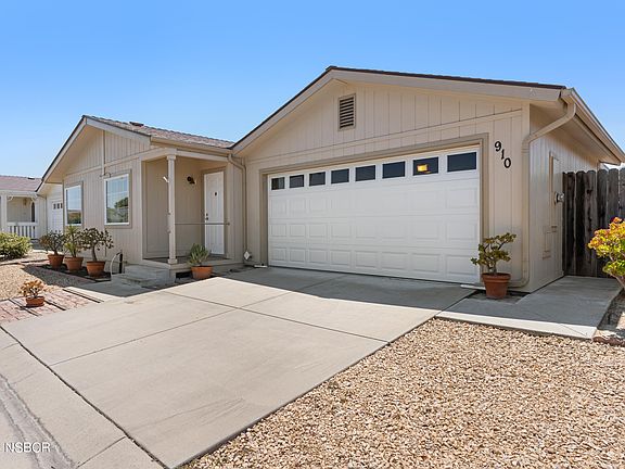 3rd image of 910 Vista Del Sol