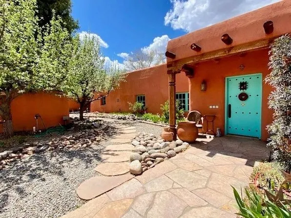 116 La Loma Plz, Taos, NM 87571