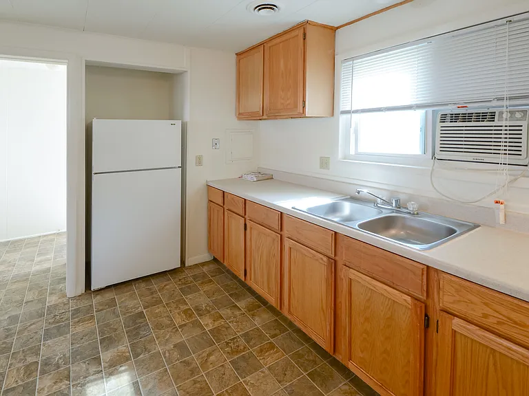 Chesapeake Pointe Townhouses — Photo 10
