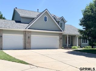 15610 Monroe Cir, Omaha, NE 68135