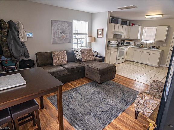 3rd image of 3210 Spring St