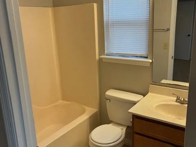 114 N Woodvalley Dr — Photo 16