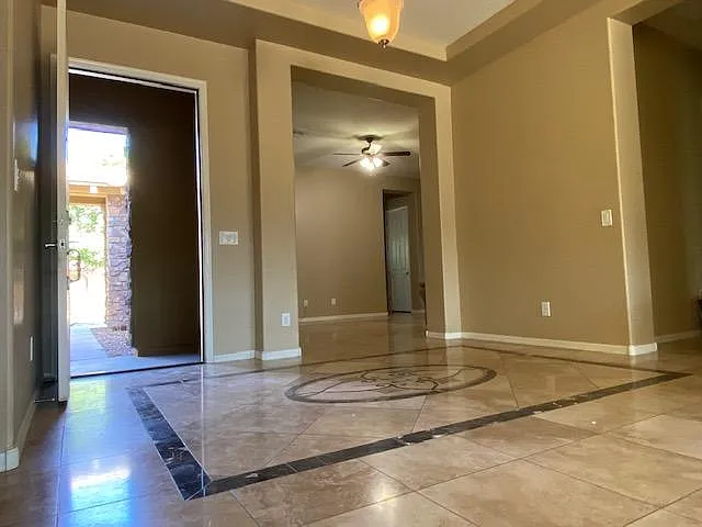1905 W Swan Dr — Photo 4