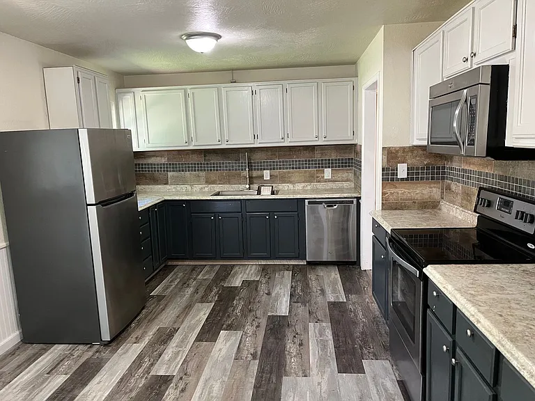 2400 S Nettleton Ave — Photo 4