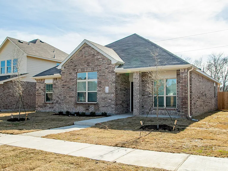 1838 Jasmine Dr — Photo 2