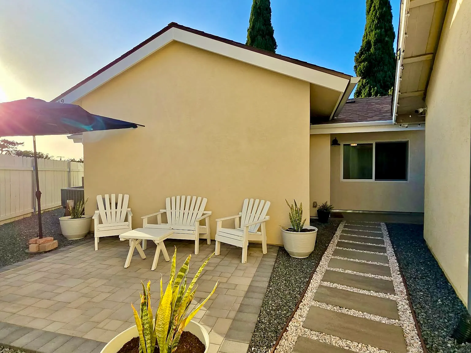 2 bed, 700 sqft, $3,050 — Photo 4
