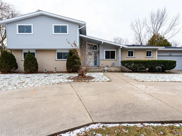 19339 Starlane St, Southfield, MI 48075