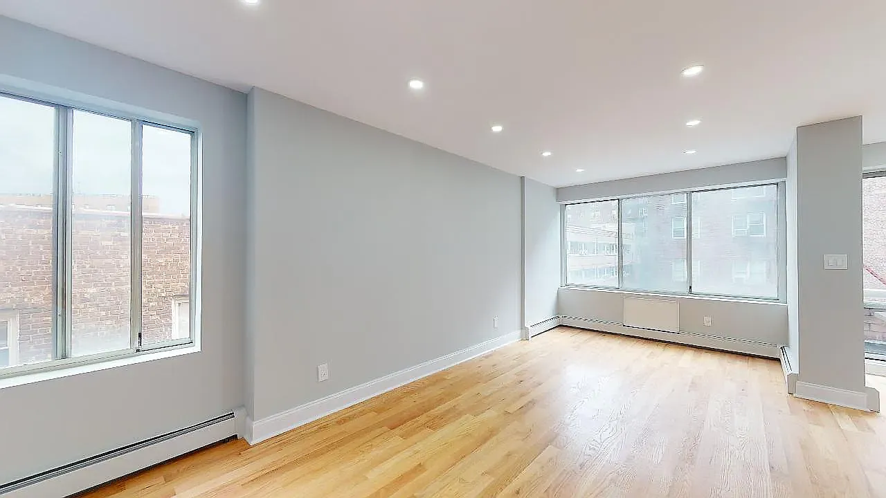 67-39 Clyde Street — Photo 2