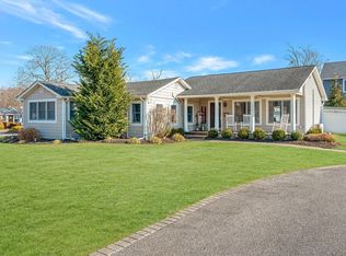 1 Laura Ave, East Patchogue, NY 11772