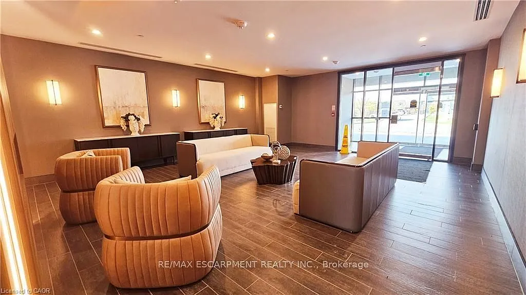 Photo 2 of 18 - 470 Dundas St E #326 - Hamilton, ON Building Photo - 470 Dundas St E #326