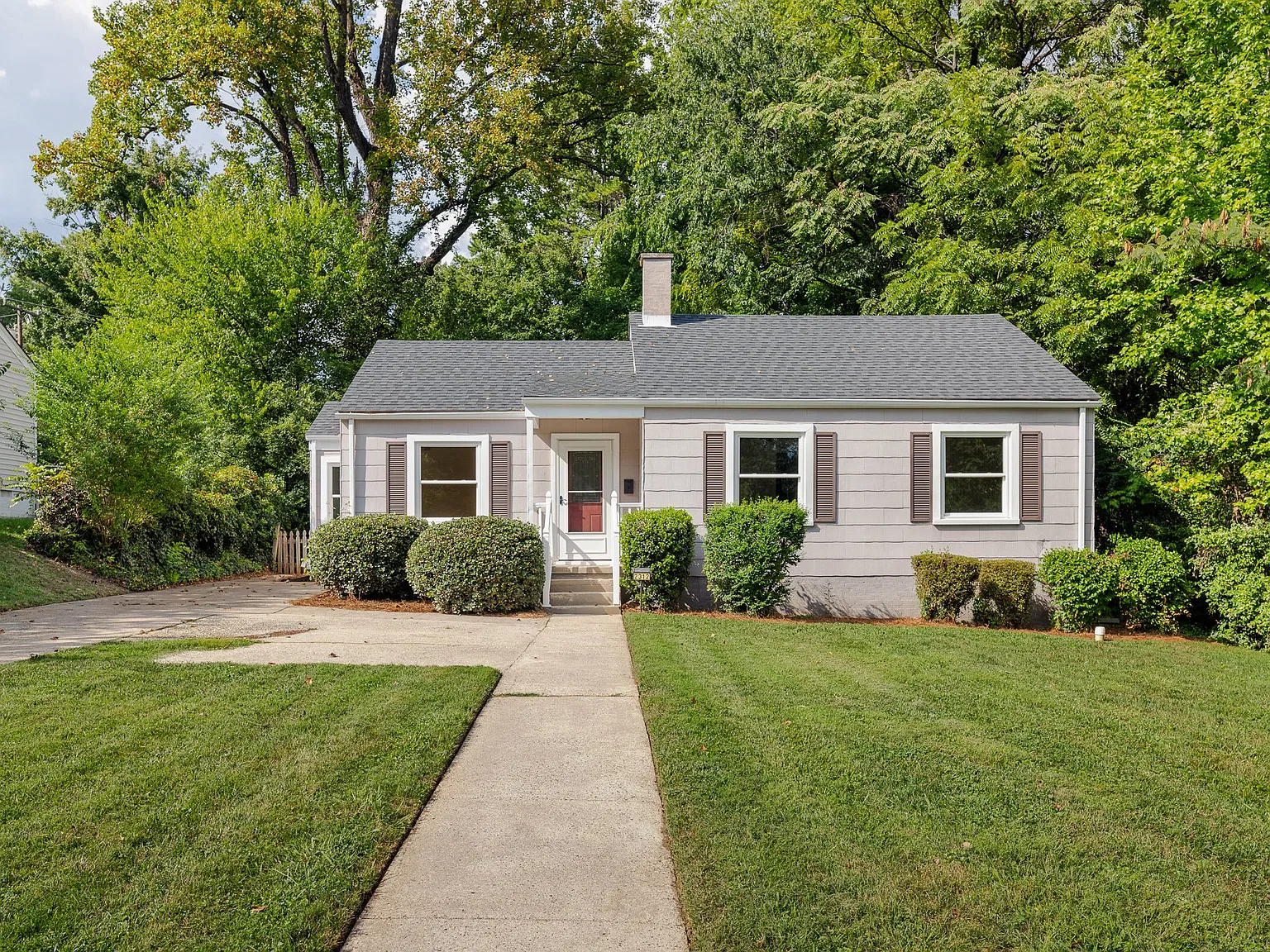 3 bed, 1141 sqft, $1,800 — Photo 1