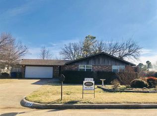 324 Ridgecrest Dr, Duncan, OK 73533
