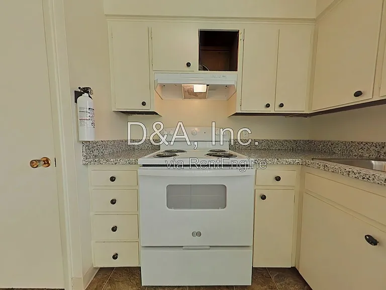 928 21st Ave SW — Photo 5