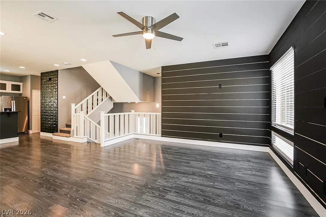 3 bed, 4.0 bath, 1930 sqft, $2,195 — Photo 4