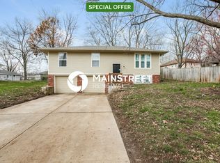 1905 SW Onyx St, Blue Springs, MO 64014