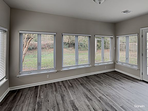 5th image of 3348 Forest Glen Dr