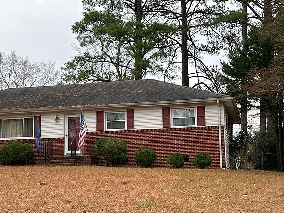 2nd image of 115 S Colonial Dr